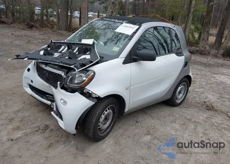 2017 Smart Fortwo Passion/Prime/Proxy/Pure z USA, uszkodzony, nr VIN WMEFJ5DA4HK169267